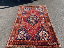 Загрузить изображение в средство просмотра галереи, Ivy - Gorgeous Qashqai Rug
