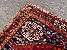 画像をギャラリービューアに読み込む, Ivy - Gorgeous Qashqai Rug
