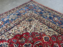 Lade das Bild in den Galerie-Viewer, Trevor - Fine Isfahan Carpet Signed
