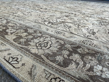 画像をギャラリービューアに読み込む, Rocky - Large Vintage Tabriz Carpet
