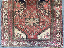 Cargar imagen en el visor de la galería, Coral - Vintage Caucasian Kazak Runner
