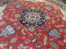 Cargar imagen en el visor de la galería, Mitchel - Rare Contemporary Heriz Carpet - Square Shape
