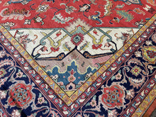 将图片加载到图库查看器，Mitchel - Rare Contemporary Heriz Carpet - Square Shape
