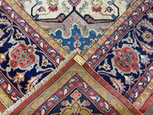 Cargar imagen en el visor de la galería, Mitchel - Rare Contemporary Heriz Carpet - Square Shape
