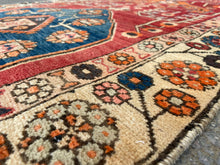 Charger l&#39;image dans la galerie, Hadi - Vintage Caucasian Kazak Runner
