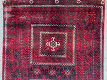 Carica l&#39;immagine nel visualizzatore di Gallery, Avril - Vintage Baluchi Rug
