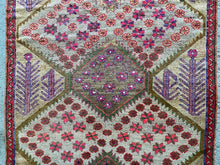 Lade das Bild in den Galerie-Viewer, Clive - Vintage Caucasian Rug
