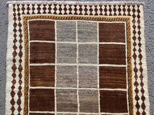 Lade das Bild in den Galerie-Viewer, Bailey - New Gabbeh Rug
