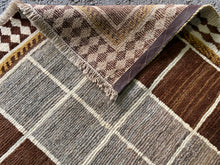 Carregar imagem no visualizador da galeria, Bailey - New Gabbeh Rug
