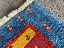 Carica l&#39;immagine nel visualizzatore di Gallery, Colbert - New Tribal Shaggy Persian Gabbeh Rug
