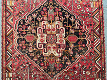 Carregar imagem no visualizador da galeria, Isabella - Vintage Tribal Qashqai Rug
