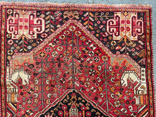 Carregar imagem no visualizador da galeria, Isabella - Vintage Tribal Qashqai Rug
