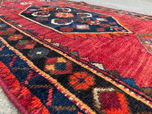 Cargar imagen en el visor de la galería, Josie - Vintage Persian Hamedan Runner
