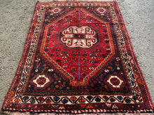 Charger l&#39;image dans la galerie, Ashlyn - Vintage Qashqai Rug
