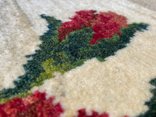 Carregar imagem no visualizador da galeria, Augusta - New Moshiri Rug
