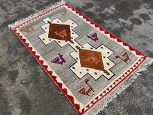 Carica l&#39;immagine nel visualizzatore di Gallery, George - New Tribal Gabbeh Rug
