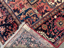 Carica l&#39;immagine nel visualizzatore di Gallery, Talia - Large Vintage Heriz Carpet
