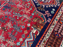 Lade das Bild in den Galerie-Viewer, Carter - Vintage Qashqai Rug
