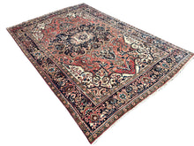 Carregar imagem no visualizador da galeria, Lexy - Large Vintage Heriz Carpet
