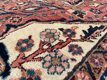 Charger l&#39;image dans la galerie, Lexy - Large Vintage Heriz Carpet
