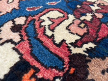 Charger l&#39;image dans la galerie, Iyla - Vintage Baktiar Carpet
