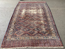 Lade das Bild in den Galerie-Viewer, Caroline - Antique Turkoman Yamut Carpet
