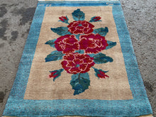 Charger l&#39;image dans la galerie, Aisling - New Moshiri Rug
