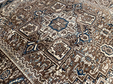 Carregar imagem no visualizador da galeria, Dermot - Large Vintage Heriz Carpet
