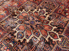 Lade das Bild in den Galerie-Viewer, Edith - Vintage Heriz Carpet
