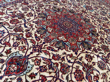 Charger l&#39;image dans la galerie, Ignes - Fine Isfahan Carpet Signed
