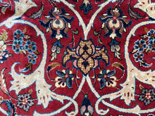 画像をギャラリービューアに読み込む, Martinez - Fine Isfahan Carpet Signed
