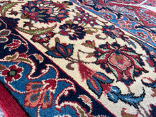 画像をギャラリービューアに読み込む, Martinez - Fine Isfahan Carpet Signed
