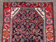 Lade das Bild in den Galerie-Viewer, Ascot - Vintage Karadja Rug
