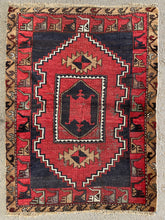 Charger l&#39;image dans la galerie, Jamila - Vintage Caucasian Kuba Rug
