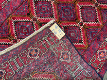 Carica l&#39;immagine nel visualizzatore di Gallery, Yami - Vintage Tribal Baluch Rug
