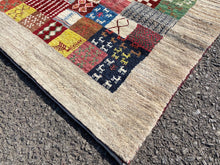 Lade das Bild in den Galerie-Viewer, Archie - New Abstract Gabbeh Rug
