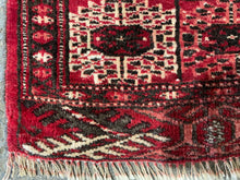 Cargar imagen en el visor de la galería, Leonardo - Vintage Tribal Tekke Turkmen Rug
