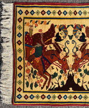 Lade das Bild in den Galerie-Viewer, Elvina - Royal Hunting Scene Rug
