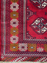 Cargar imagen en el visor de la galería, Jenna - Vintage Baluch Runner of Turkmen design
