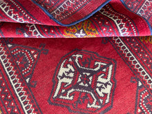 Carregar imagem no visualizador da galeria, Jenna - Vintage Baluch Runner of Turkmen design
