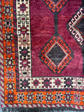 Charger l&#39;image dans la galerie, Valerio - Vintage Tribal Qashqai Rug
