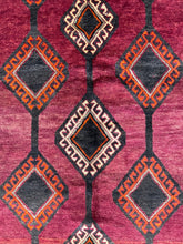 Charger l&#39;image dans la galerie, Valerio - Vintage Tribal Qashqai Rug
