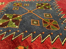 Carregar imagem no visualizador da galeria, Aurora - Vintage Caucasian Rug
