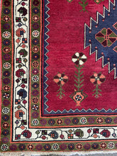 Carica l&#39;immagine nel visualizzatore di Gallery, Aurora - Vintage Caucasian Rug
