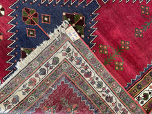 Lade das Bild in den Galerie-Viewer, Aurora - Vintage Caucasian Rug
