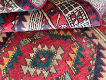 Charger l&#39;image dans la galerie, Giulia - Vintage Caucasian Sarab Runner
