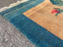 Cargar imagen en el visor de la galería, Amberly - New Moshiri Rug
