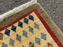 Load image into Gallery viewer, Brittany - Attractive Argyle Qashqai  Lori Rug
