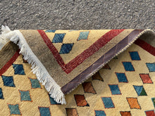 Загрузить изображение в средство просмотра галереи, Brittany - Attractive Argyle Qashqai  Lori Rug
