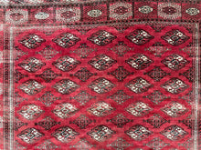 Carica l&#39;immagine nel visualizzatore di Gallery, Kara - Vintage Turkmen Tekke Rug
